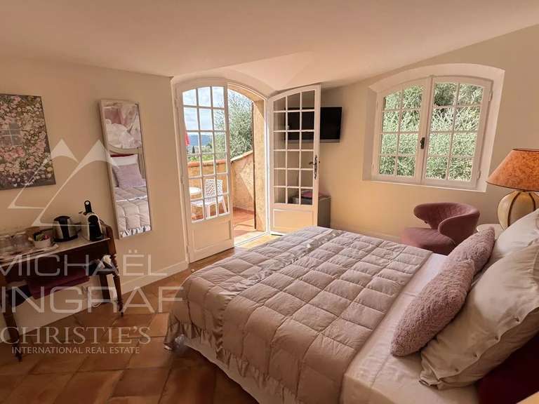 Maison Spéracèdes - 4 chambres - 200m²