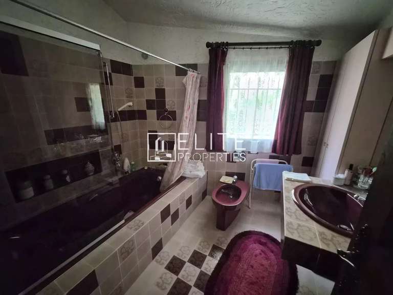 Maison Spéracèdes - 3 chambres - 221m²