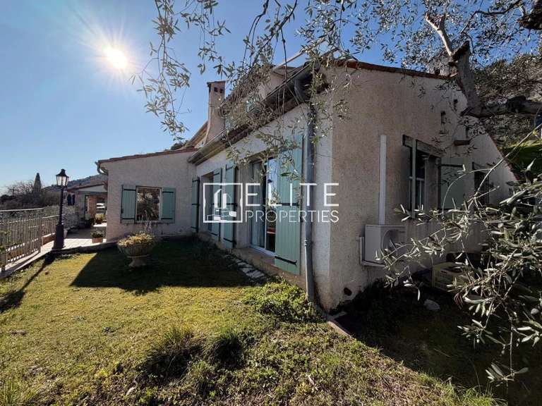 Maison Spéracèdes - 3 chambres - 221m²