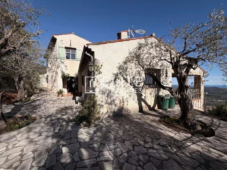 Maison Spéracèdes - 3 chambres - 221m²