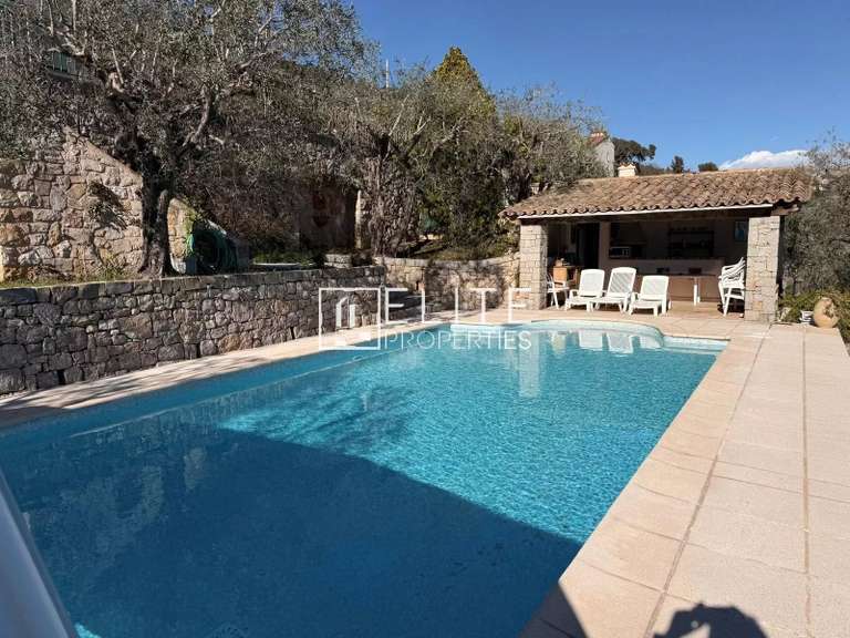 Maison Spéracèdes - 3 chambres - 221m²