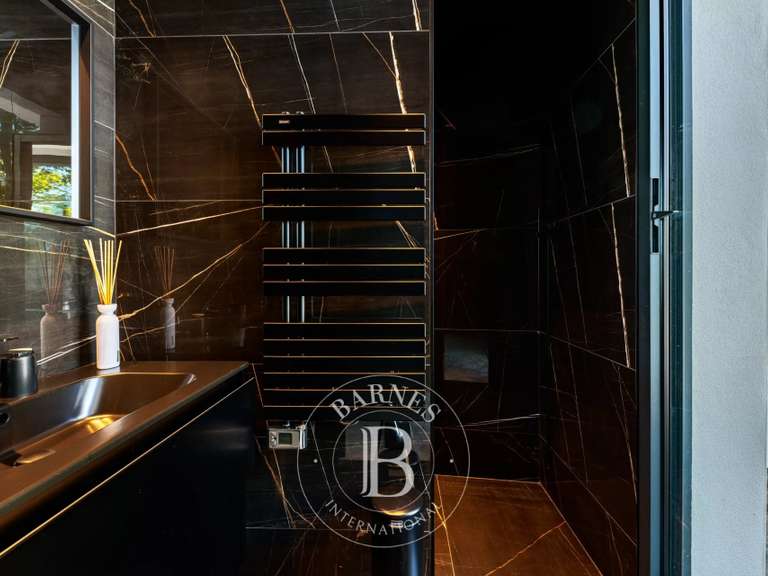 Maison Sucé-sur-Erdre - 4 chambres - 234m²