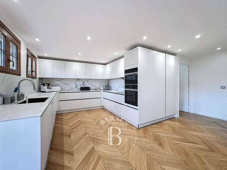 House Sucy-en-Brie - 4 bedrooms - 368m²