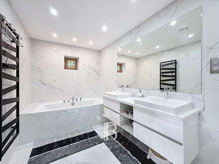House Sucy-en-Brie - 4 bedrooms - 368m²
