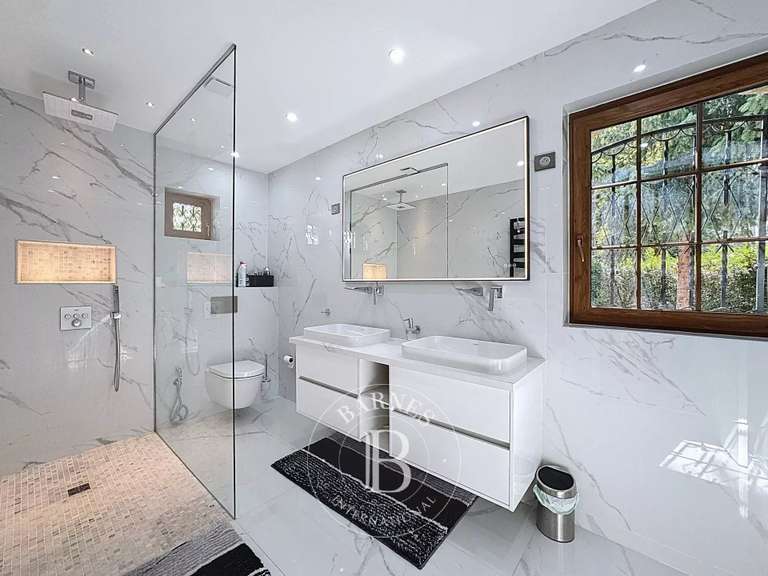 House Sucy-en-Brie - 4 bedrooms - 368m²