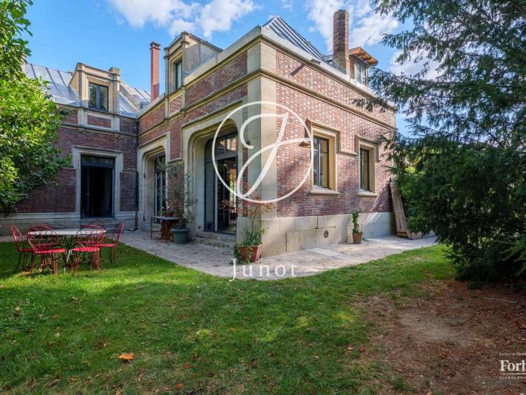 Maison Sucy-en-Brie - 4 chambres - 269m²
