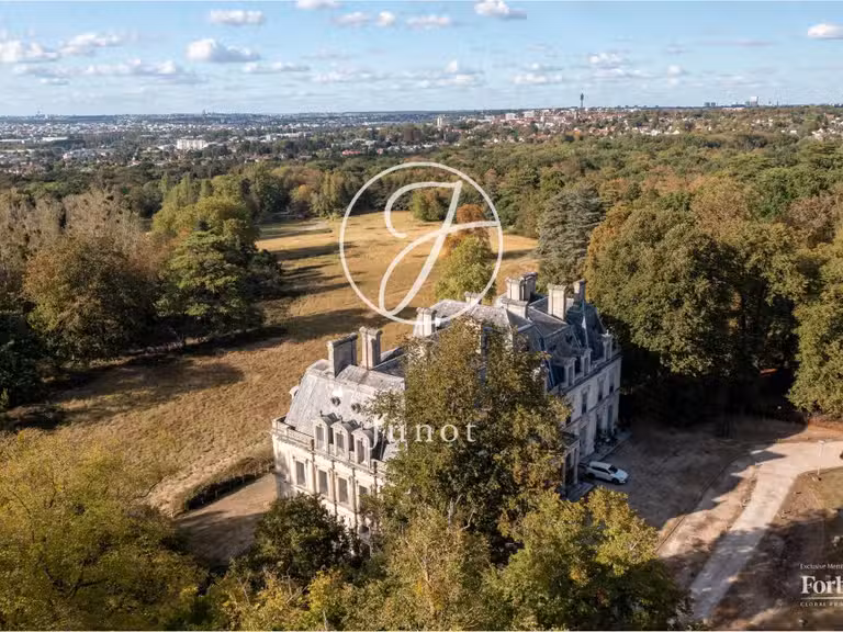 Maison Sucy-en-Brie - 4 chambres - 269m²