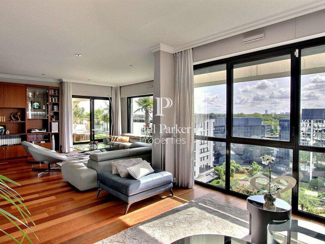 Apartment Suresnes