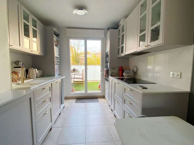 Appartement Suresnes - 3 chambres