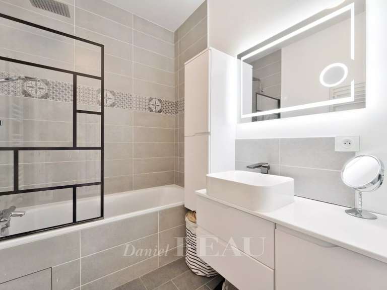 Apartment Suresnes - 4 bedrooms - 115m²