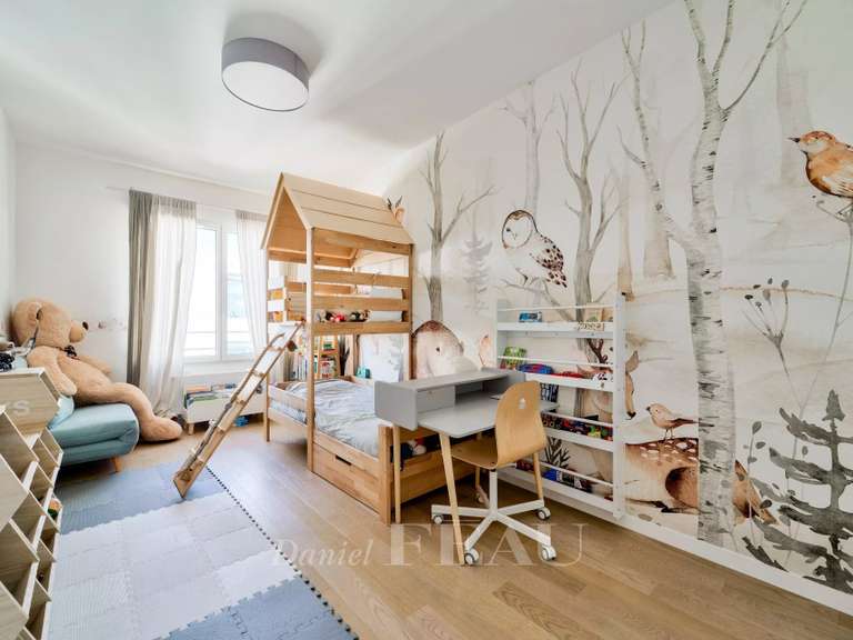 Apartment Suresnes - 4 bedrooms - 115m²