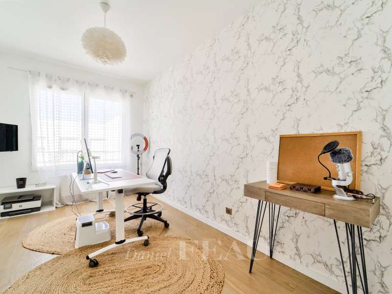 Apartment Suresnes - 4 bedrooms - 115m²