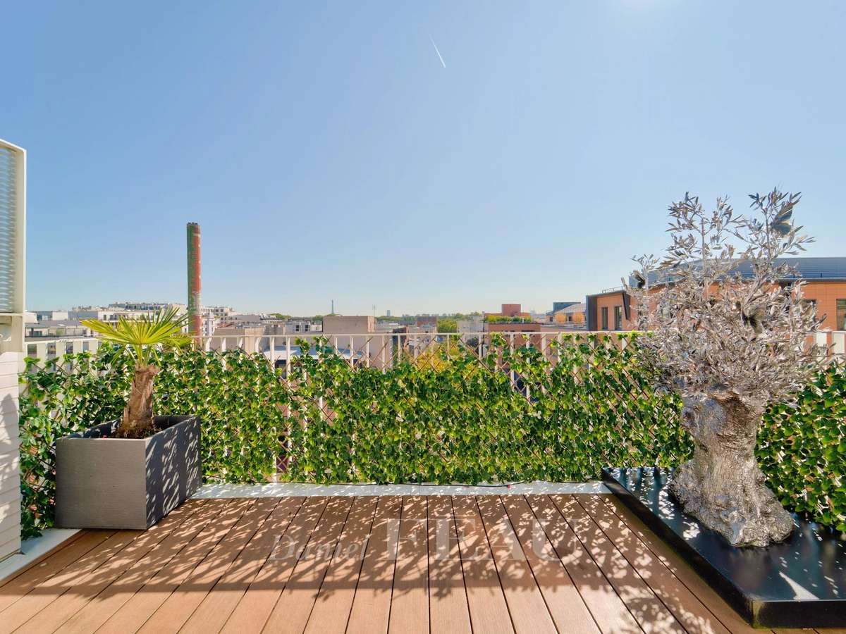 Apartment Suresnes