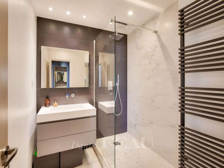 Appartement Suresnes - 3 chambres - 109m²