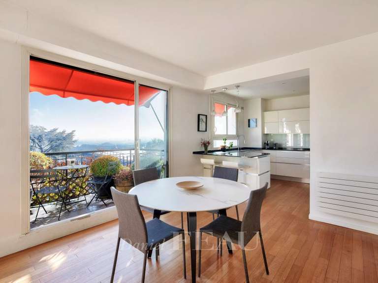 Appartement Suresnes - 3 chambres - 109m²