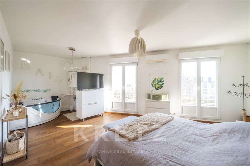 Maison Suresnes