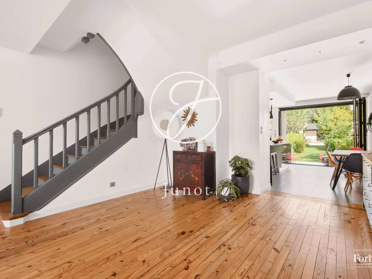 Maison Suresnes