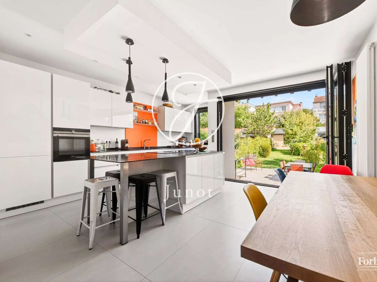Maison Suresnes