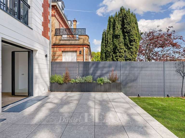 Maison Suresnes - 5 chambres - 191m²