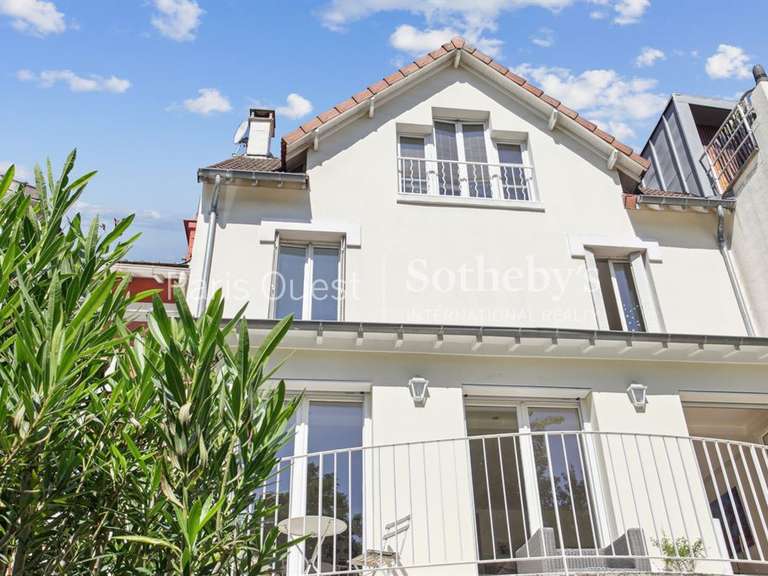 Maison Suresnes - 4 chambres - 192m²