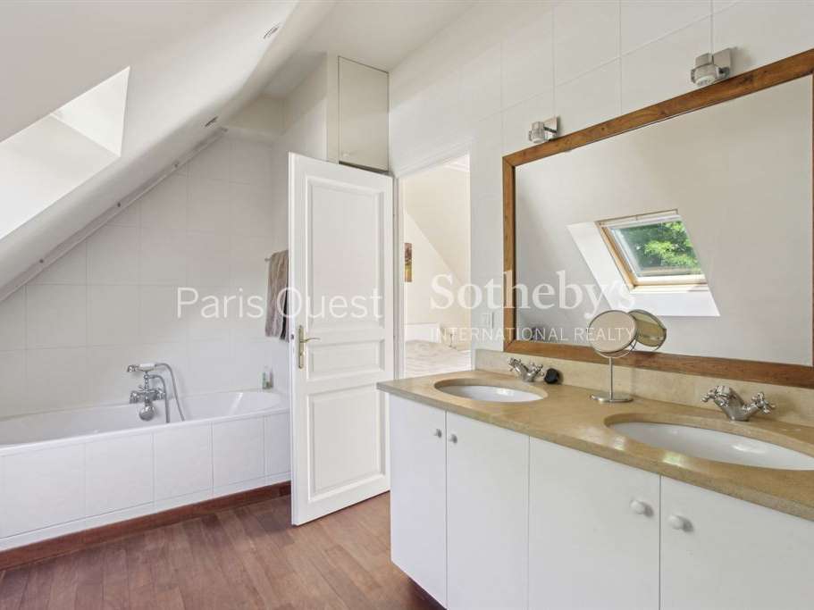 Maison Suresnes