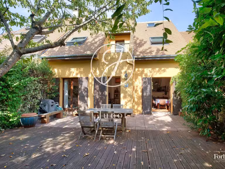 Maison Suresnes - 4 chambres - 260m²