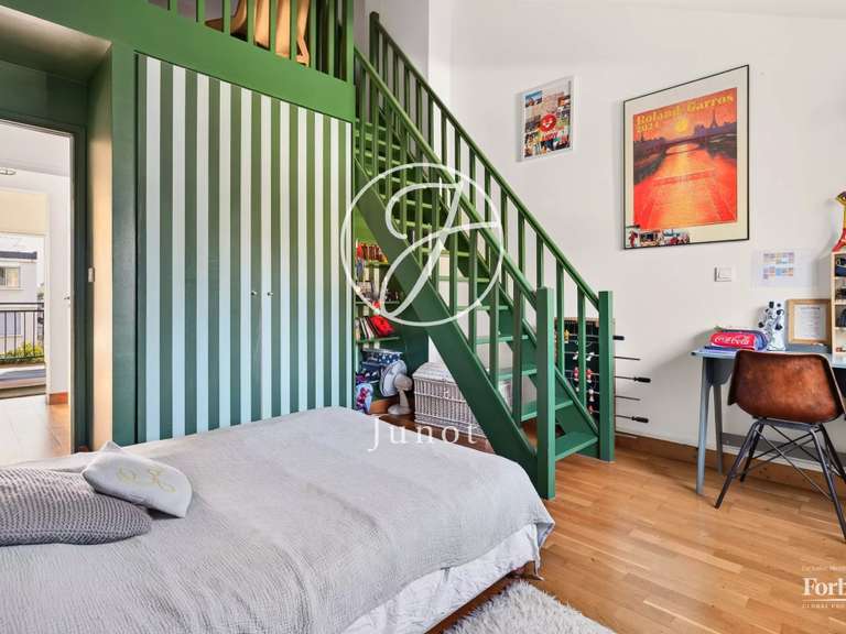 Maison Suresnes - 4 chambres - 210m²