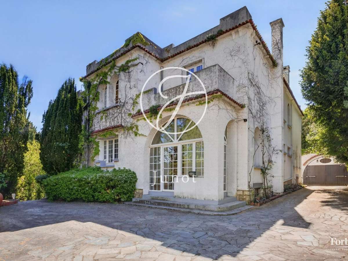 Maison Suresnes