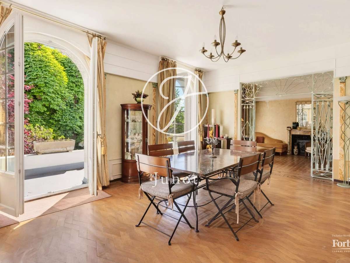 Maison Suresnes