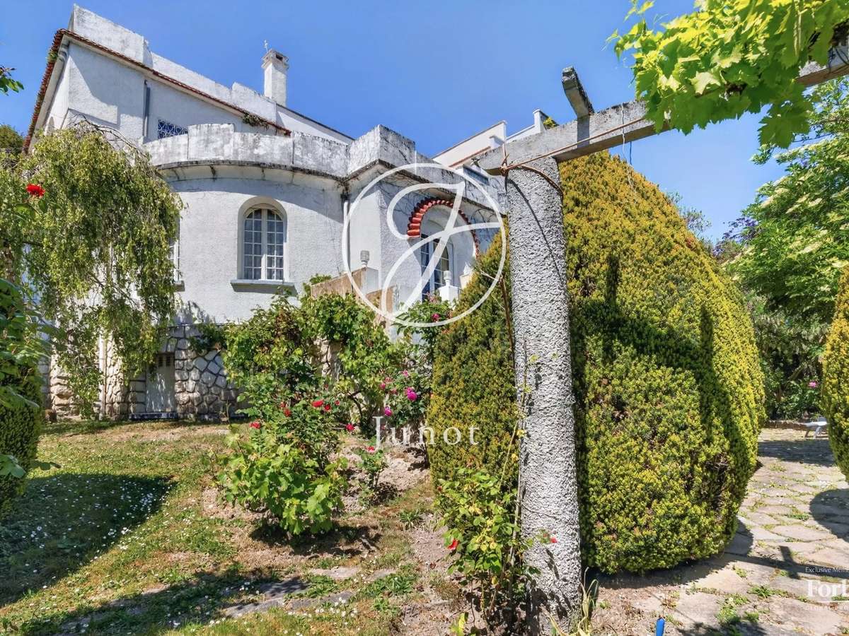 Maison Suresnes