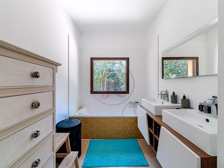 Maison Sussargues - 5 chambres - 200m²