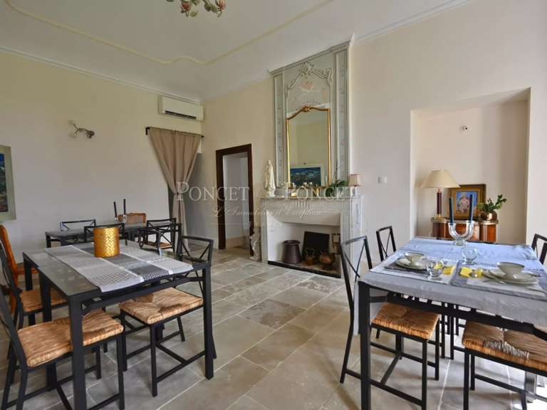 Château Suze-la-Rousse - 9 chambres - 733m²