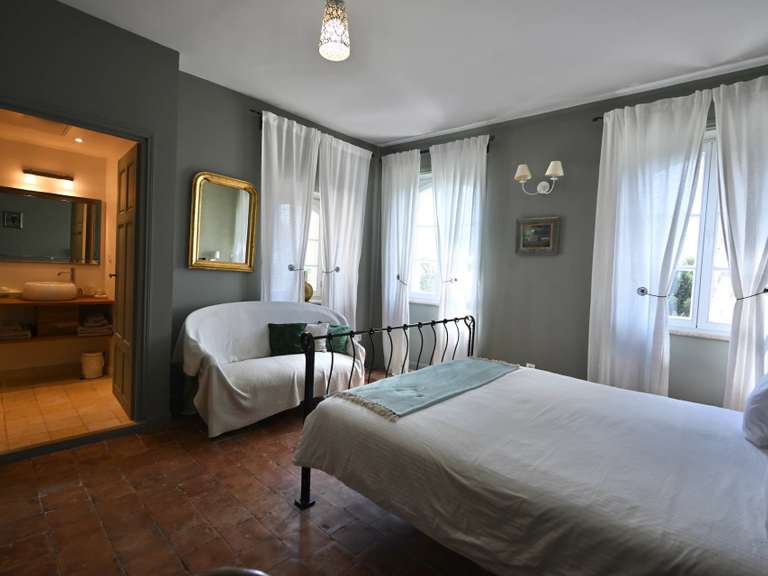 Château Suze-la-Rousse - 6 chambres - 733m²