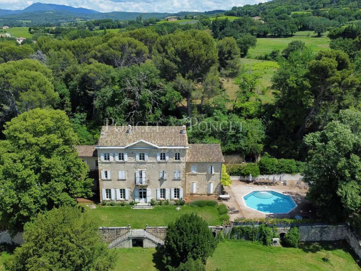 Château Suze-la-Rousse