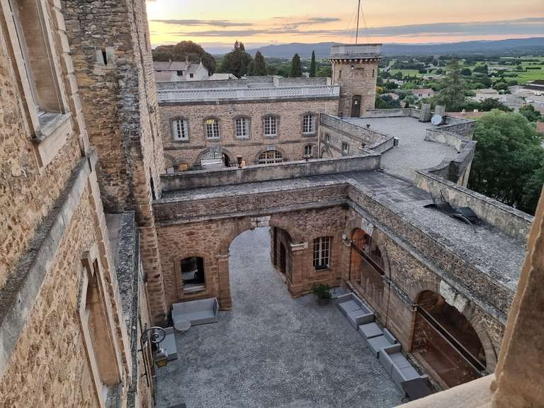 Château Suze-la-Rousse - 29 chambres - 3278m²