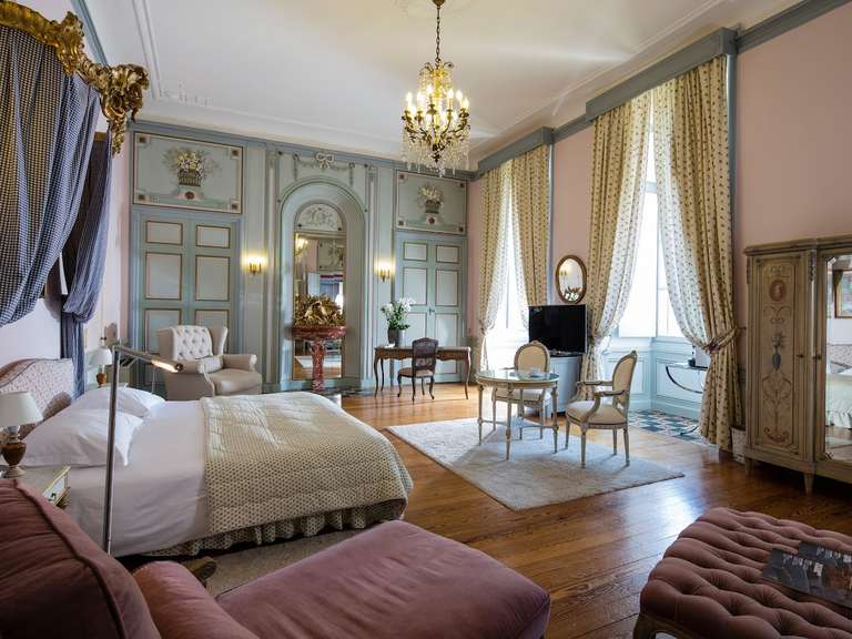 Château Suze-la-Rousse - 29 chambres - 3278m²