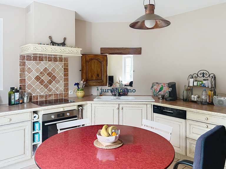 Maison Suze-la-Rousse - 3 chambres - 138m²