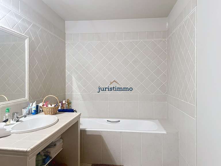 Maison Suze-la-Rousse - 3 chambres - 138m²