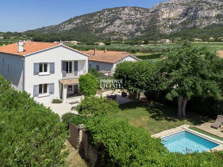 Maison Taillades - 5 chambres - 170m²