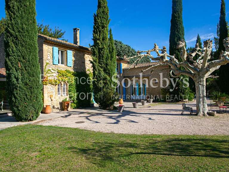 Maison Taillades - 4 chambres - 311m²