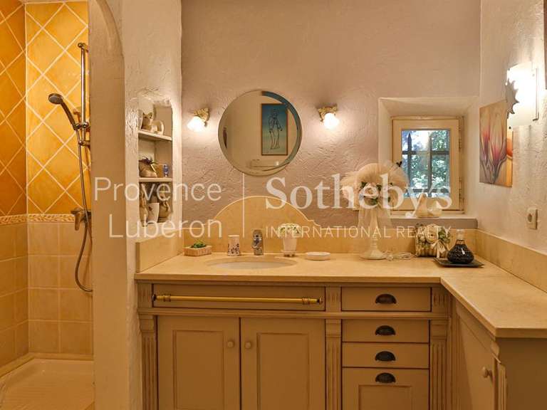 Maison Taillades - 4 chambres - 311m²
