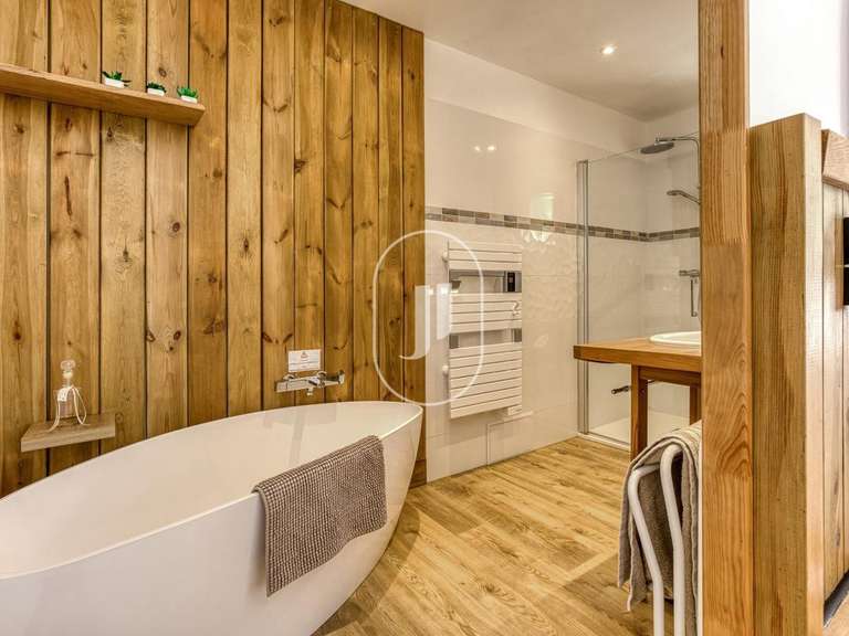 Maison Taillades - 7 chambres - 367m²