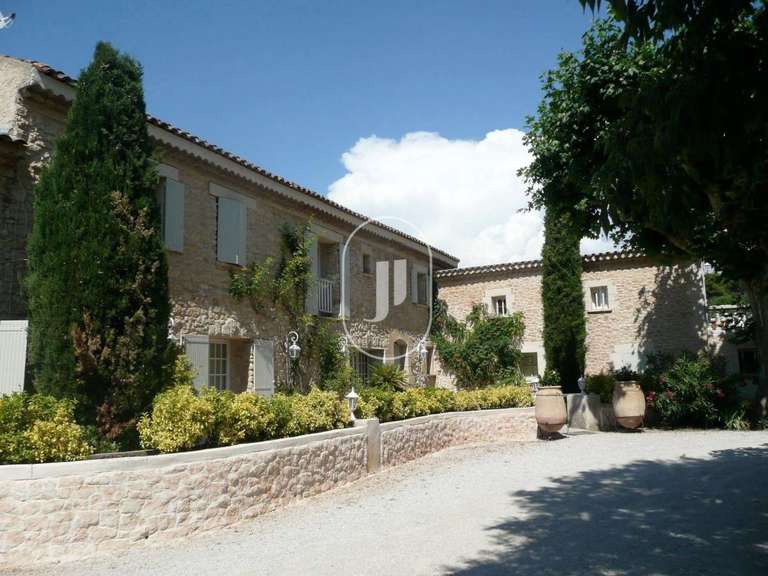 Maison Taillades - 7 chambres - 367m²