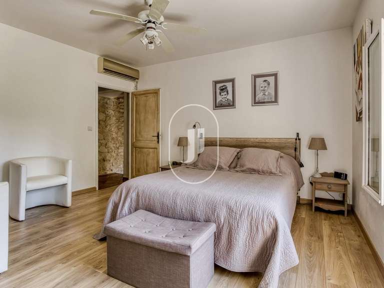 Maison Taillades - 7 chambres - 367m²