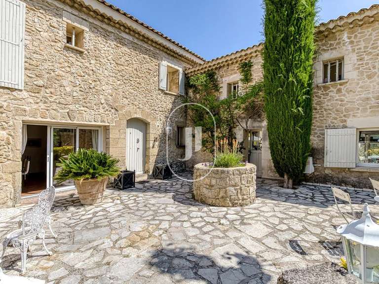 Maison Taillades - 7 chambres - 367m²
