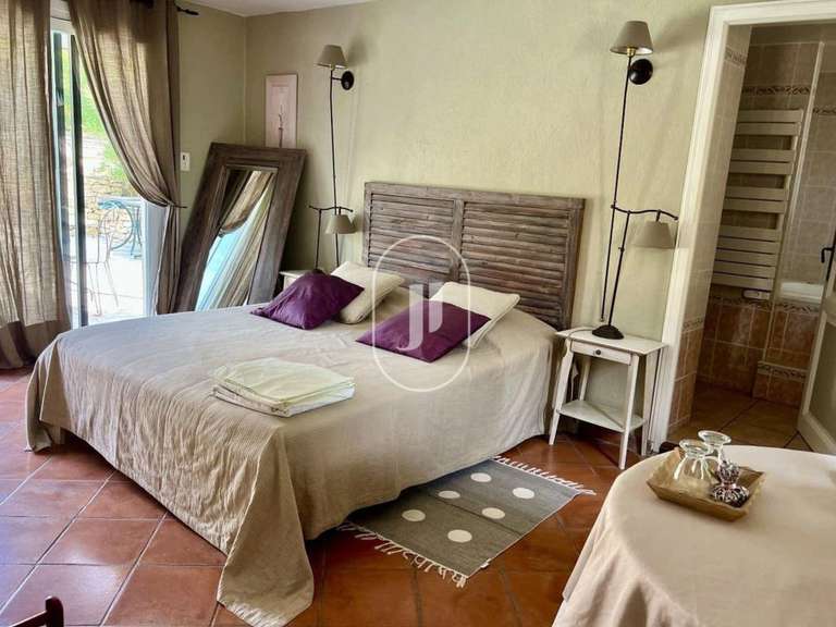 Maison Taillades - 7 chambres - 367m²