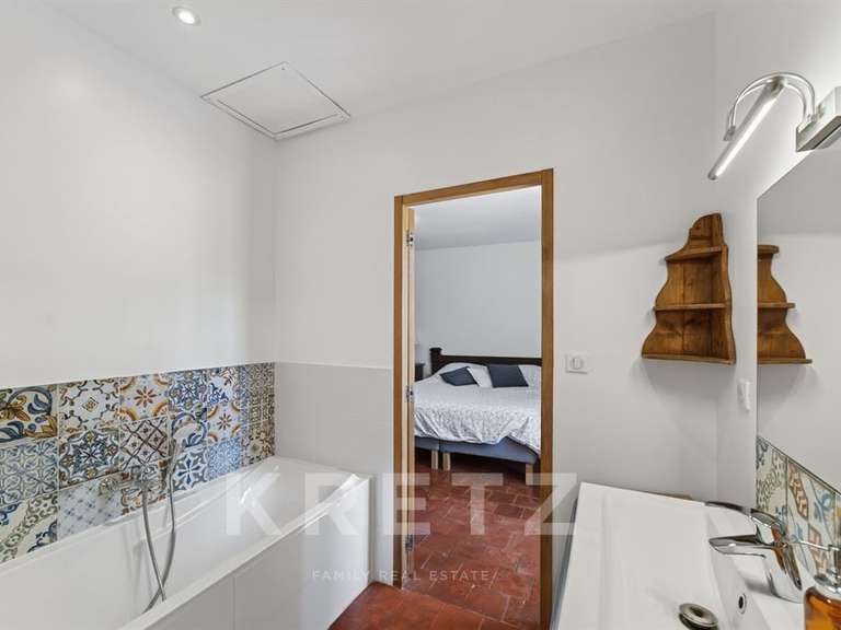 Maison Taillades - 5 chambres - 200m²