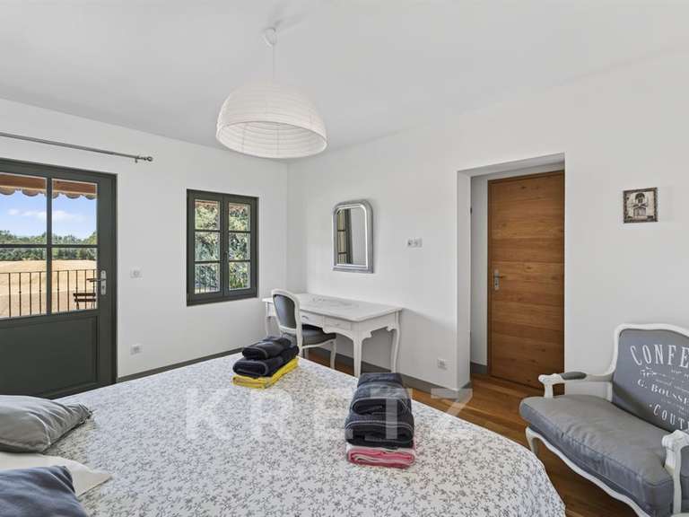 Maison Taillades - 5 chambres - 200m²