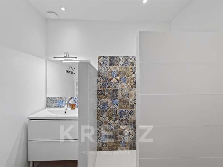 Maison Taillades - 5 chambres - 200m²