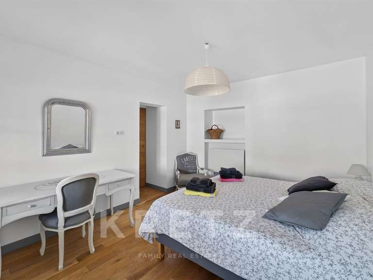 Maison Taillades - 5 chambres - 200m²